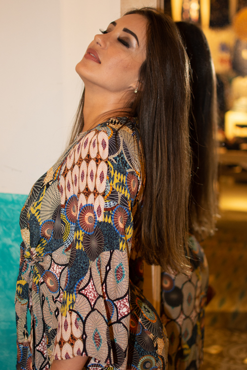 Fotografía profesional femenina con una narrativa visual elegante y natural.