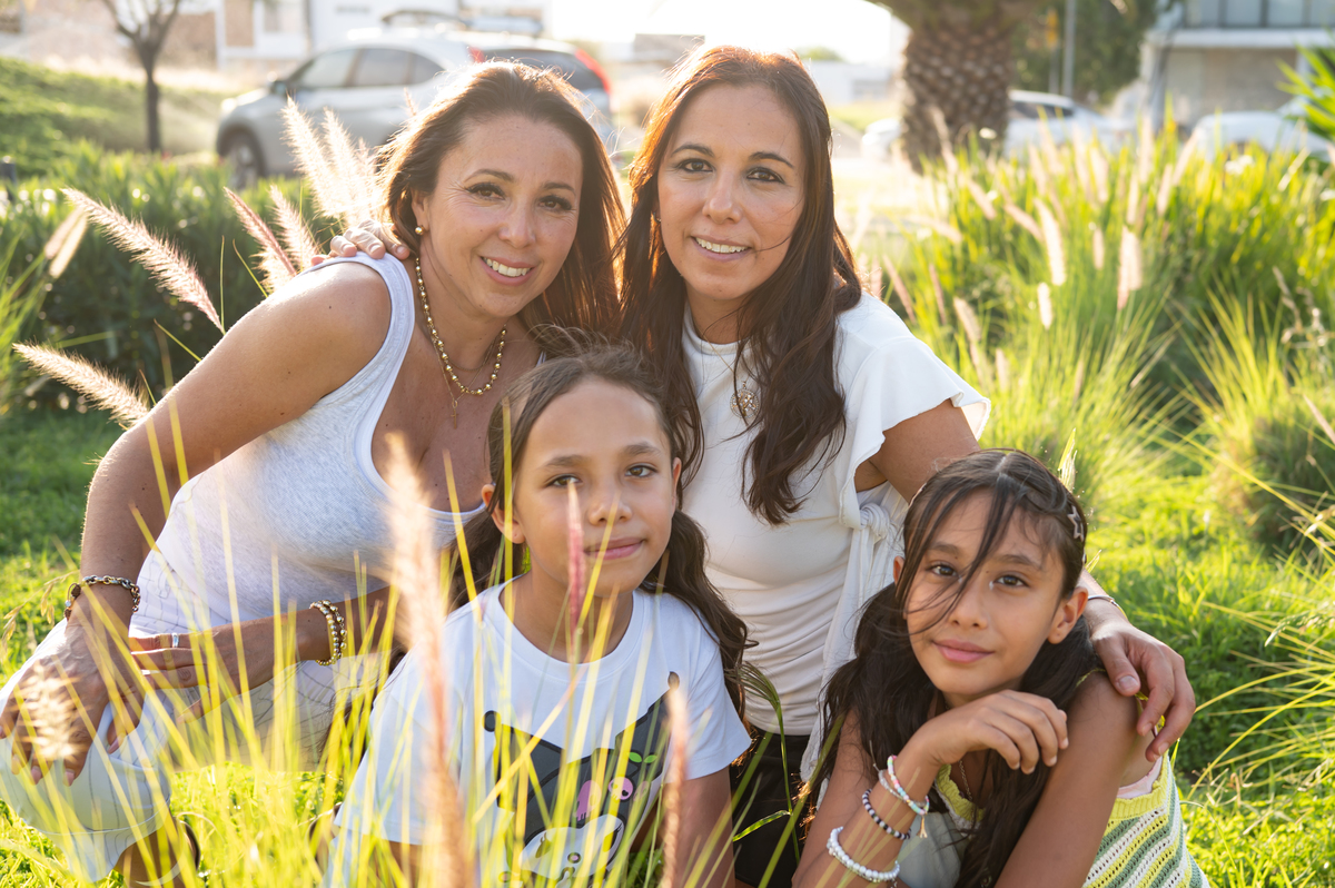 hermanas y niñas al atardecer en Qro