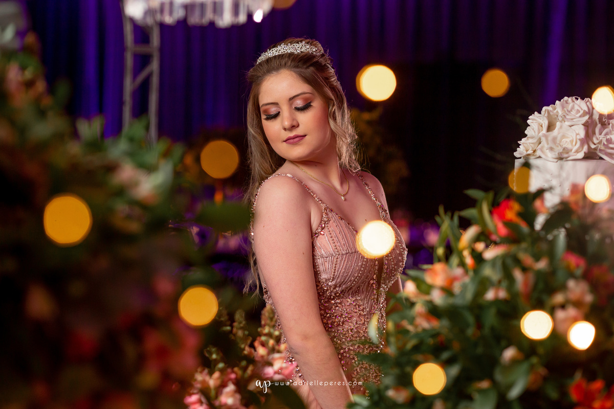 Isabelle Maggi  - Festa dos Quinze - Galo Eventos - Terra de Areia/RS - debutante - 15 anos - book dos 15 - vestido - decoração - Vando Lipert time ludimila - balada  - Moove eventos - perna de pau - barman - robo de led - Mauricio o Mágico 