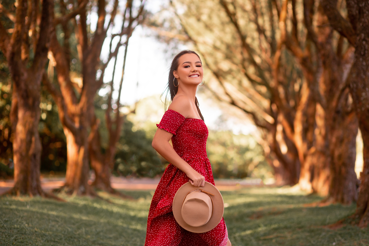 Fotografia de 15 anos, ideias criativas, inspirações, book dos quinze, vestido, flores, mar, praia da guarita. Por do Sol em Torres/Rs. Araranguá/SC. Sombrio, Criciúma, Três Cachoeiras, Terra de Areia, Porto Alegre, Fotos em Gramado, Canela, Serra Gaúcha