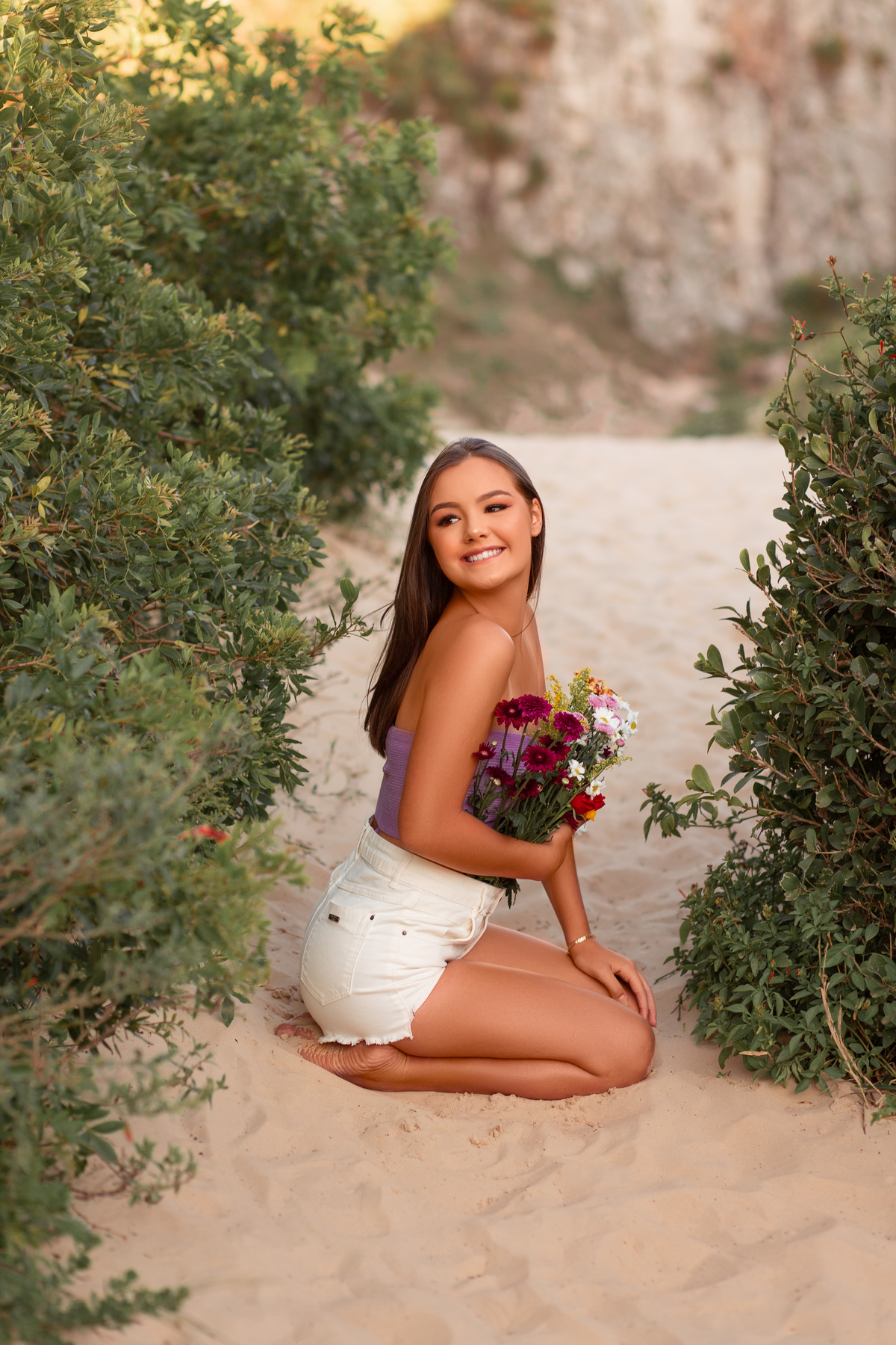 Fotografia de 15 anos, ideias criativas, inspirações, book dos quinze, vestido, flores, mar, praia da guarita. Por do Sol em Torres/Rs. Araranguá/SC. Sombrio, Criciúma, Três Cachoeiras, Terra de Areia, Porto Alegre, Fotos em Gramado, Canela, Serra Gaúcha