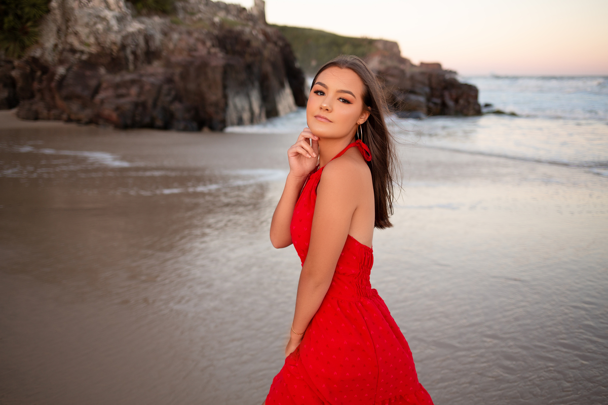 Fotografia de 15 anos, ideias criativas, inspirações, book dos quinze, vestido, flores, mar, praia da guarita. Por do Sol em Torres/Rs. Araranguá/SC. Sombrio, Criciúma, Três Cachoeiras, Terra de Areia, Porto Alegre, Fotos em Gramado, Canela, Serra Gaúcha