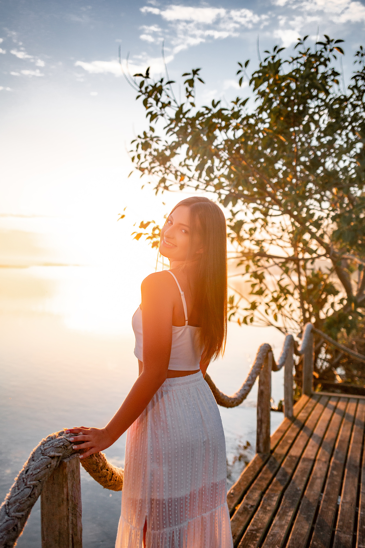 Book-dos-15-anos-ensaio-nascer-do-Sol-Morro-dos-coventos-Ararangua-SC-mar-rio-debutante-quinze-anos-em-Criciuma-fotografa-fotos-instagram-tiktok-foto com pet, cachorro, dog