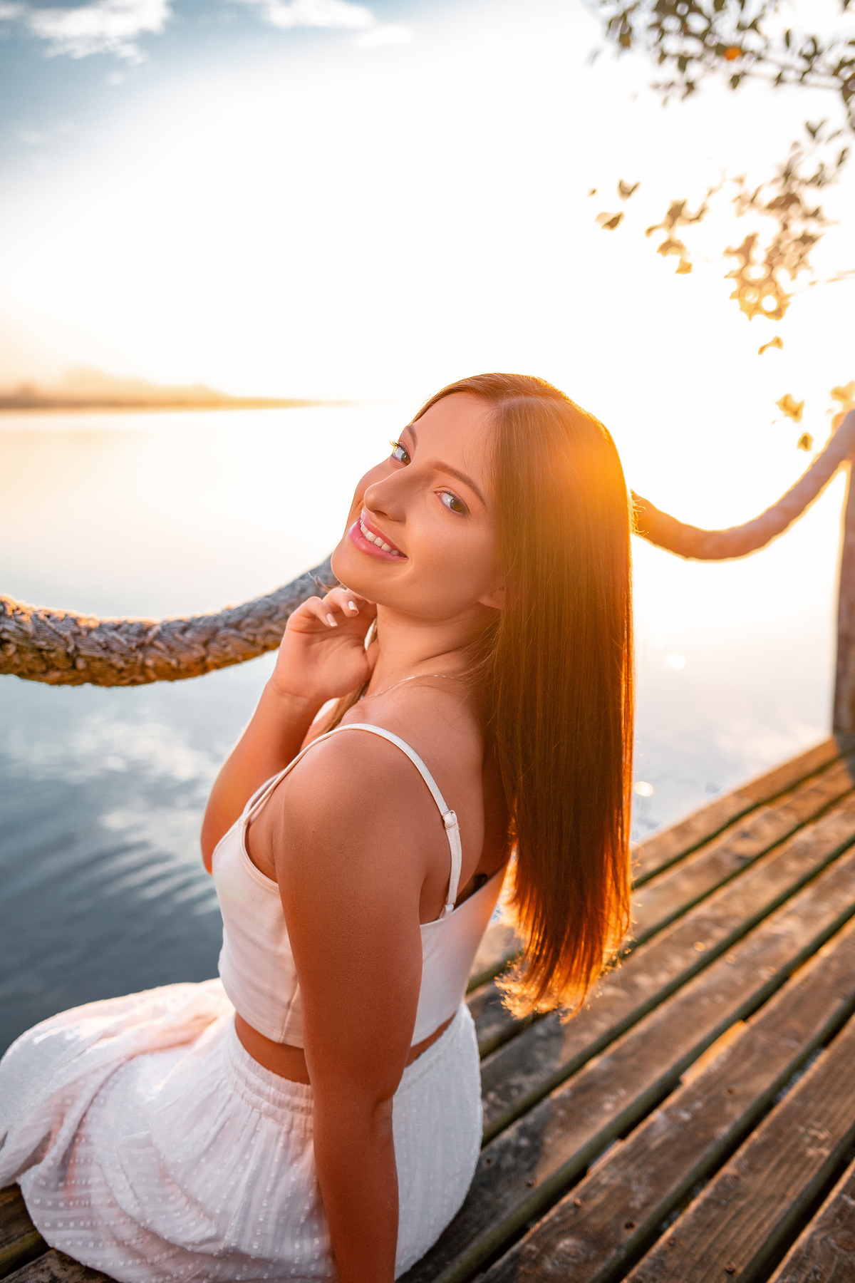 Book-dos-15-anos-ensaio-nascer-do-Sol-Morro-dos-coventos-Ararangua-SC-mar-rio-debutante-quinze-anos-em-Criciuma-fotografa-fotos-instagram-tiktok-foto com pet, cachorro, dog