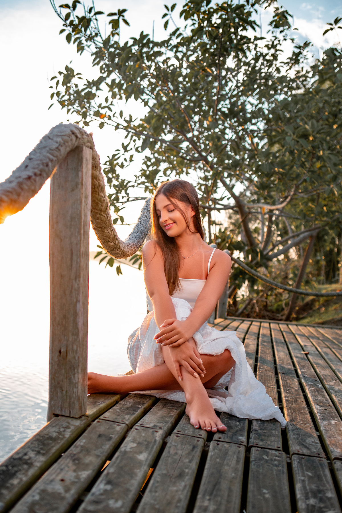 Book-dos-15-anos-ensaio-nascer-do-Sol-Morro-dos-coventos-Ararangua-SC-mar-rio-debutante-quinze-anos-em-Criciuma-fotografa-fotos-instagram-tiktok-foto com pet, cachorro, dog