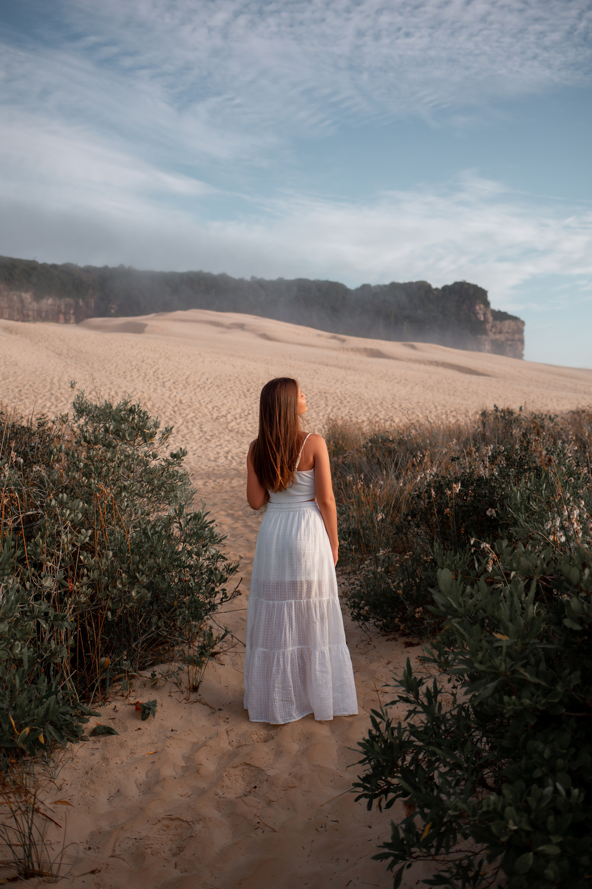Book-dos-15-anos-ensaio-nascer-do-Sol-Morro-dos-coventos-Ararangua-SC-mar-rio-debutante-quinze-anos-em-Criciuma-fotografa-fotos-instagram-tiktok-foto com pet, cachorro, dog