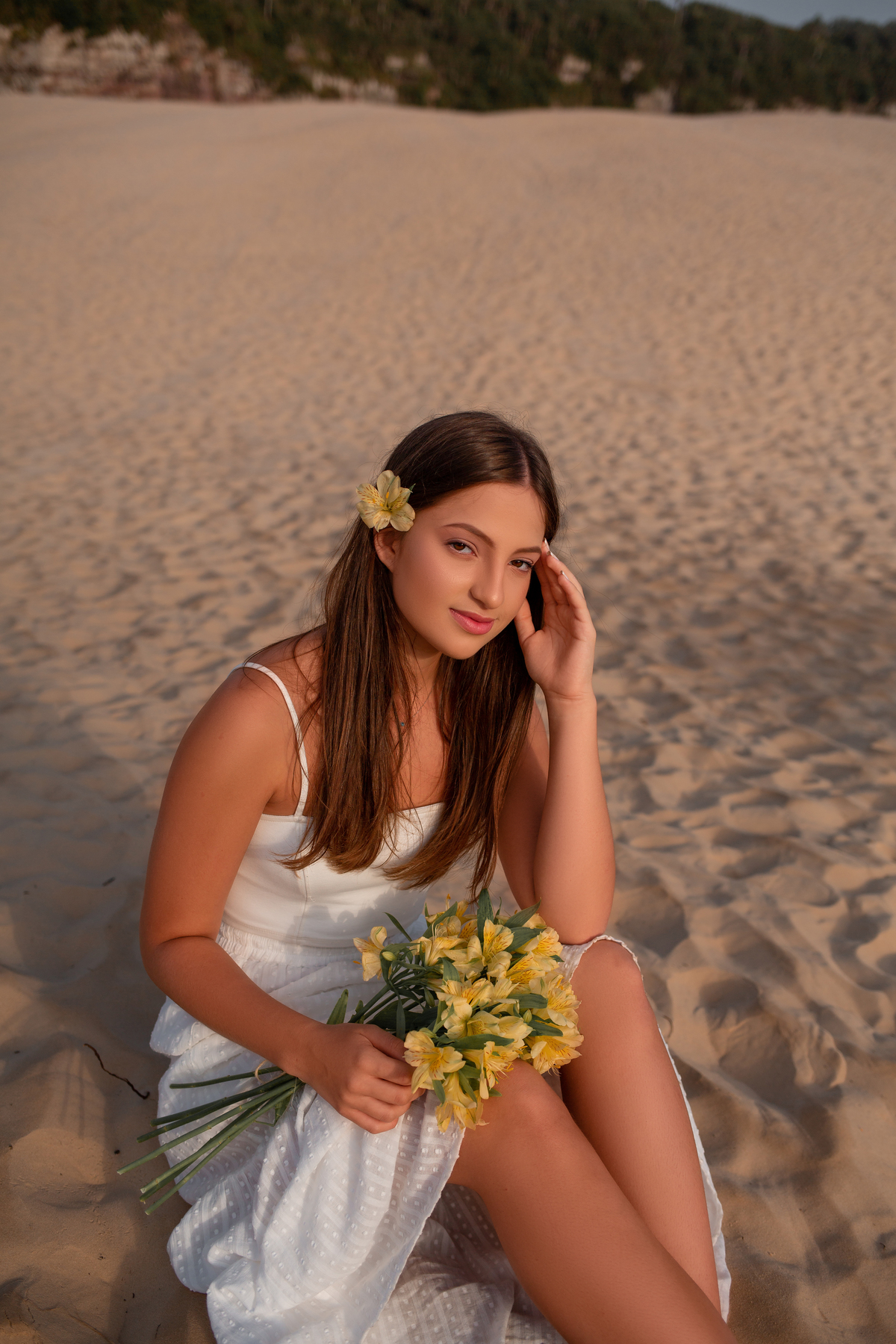 Book-dos-15-anos-ensaio-nascer-do-Sol-Morro-dos-coventos-Ararangua-SC-mar-rio-debutante-quinze-anos-em-Criciuma-fotografa-fotos-instagram-tiktok-foto com pet, cachorro, dog