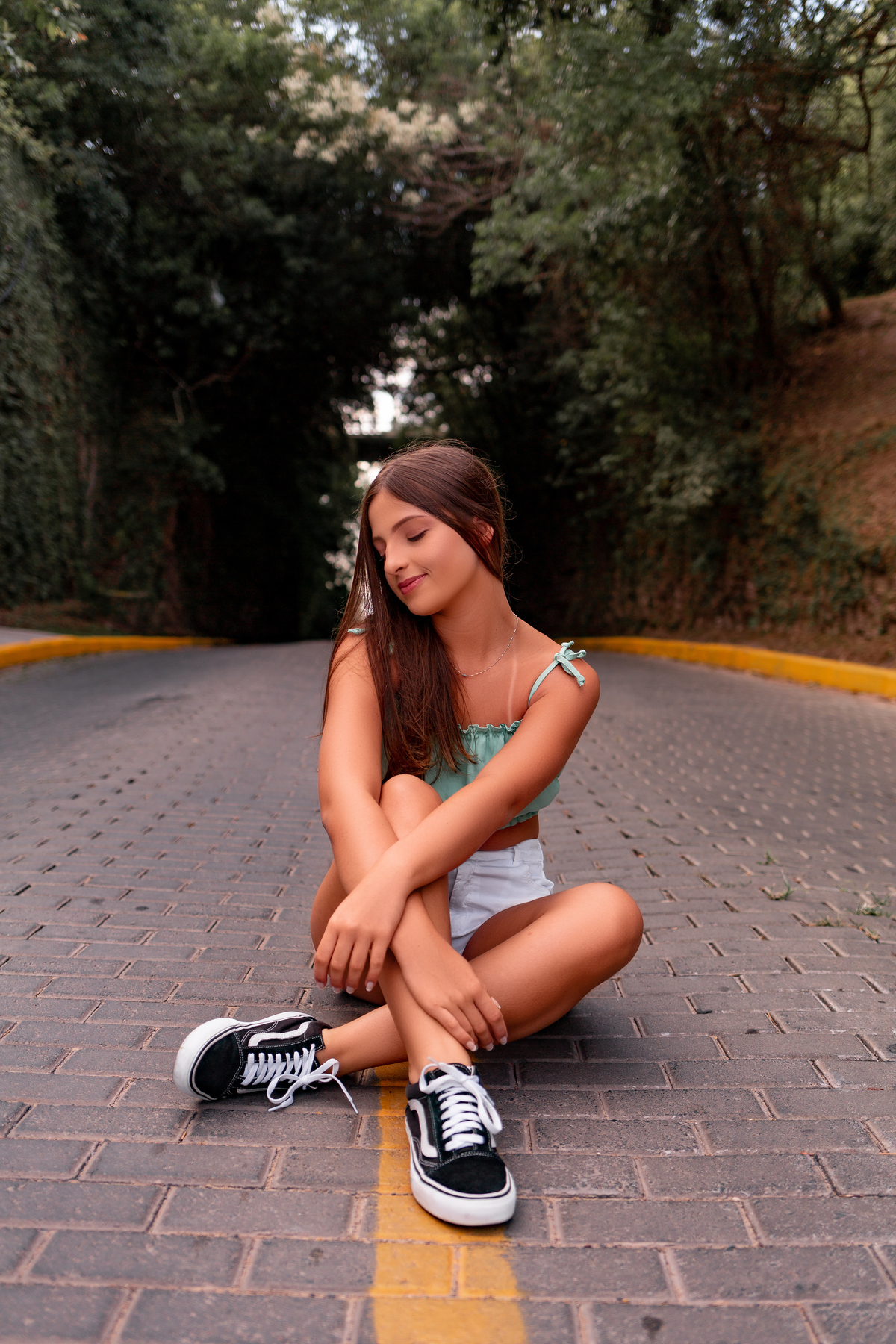 Book-dos-15-anos-ensaio-nascer-do-Sol-Morro-dos-coventos-Ararangua-SC-mar-rio-debutante-quinze-anos-em-Criciuma-fotografa-fotos-instagram-tiktok-foto com pet, cachorro, dog