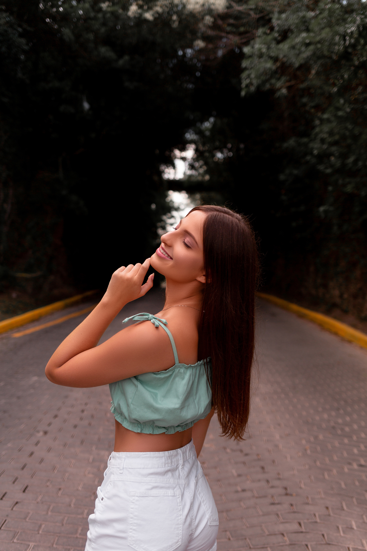 Book-dos-15-anos-ensaio-nascer-do-Sol-Morro-dos-coventos-Ararangua-SC-mar-rio-debutante-quinze-anos-em-Criciuma-fotografa-fotos-instagram-tiktok-foto com pet, cachorro, dog