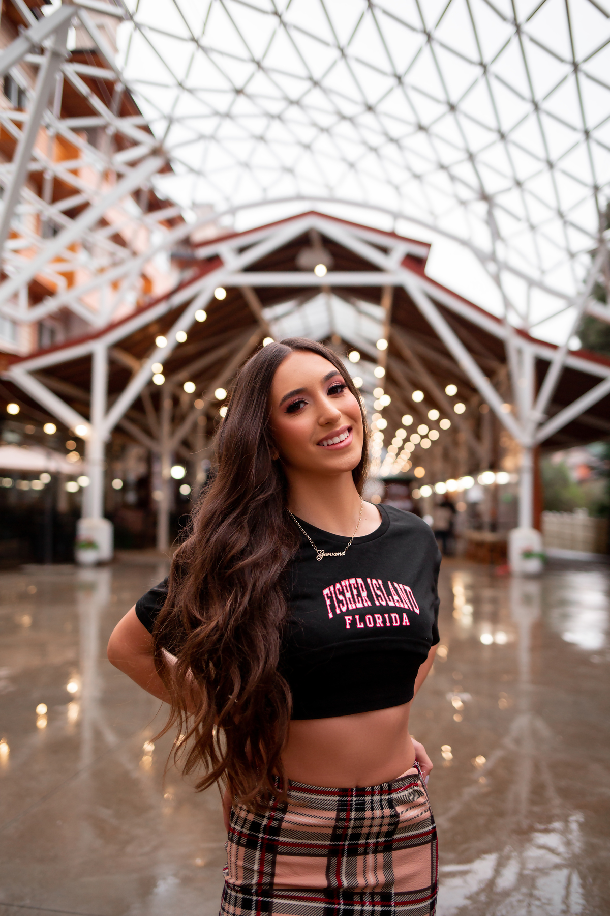 Book-dos-15-anos-ensaio-debutante-quinze-anos-em-Gramado-Canela-Serra-Gaúcha-RS-ararangua- fotografa em Gramado -fotos-instagram-tiktok-ensaio-book-15-Hard-Rock-street-rua-torta-rua-coberta, trem de canela, cabine de Londres, Selfie Gramado