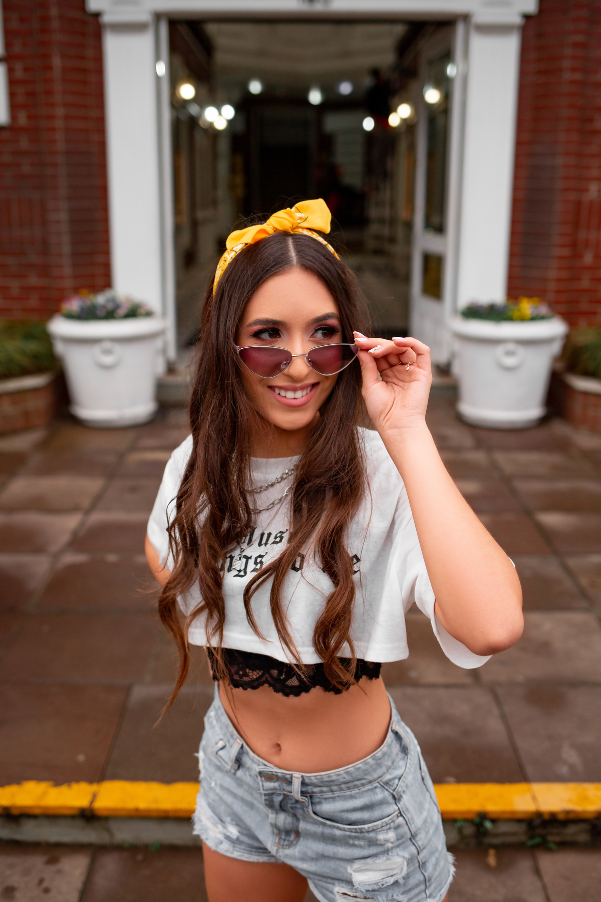 Book-dos-15-anos-ensaio-debutante-quinze-anos-em-Gramado-Canela-Serra-Gaúcha-RS-ararangua- fotografa em Gramado -fotos-instagram-tiktok-ensaio-book-15-Hard-Rock-street-rua-torta-rua-coberta, trem de canela, cabine de Londres, Selfie Gramado