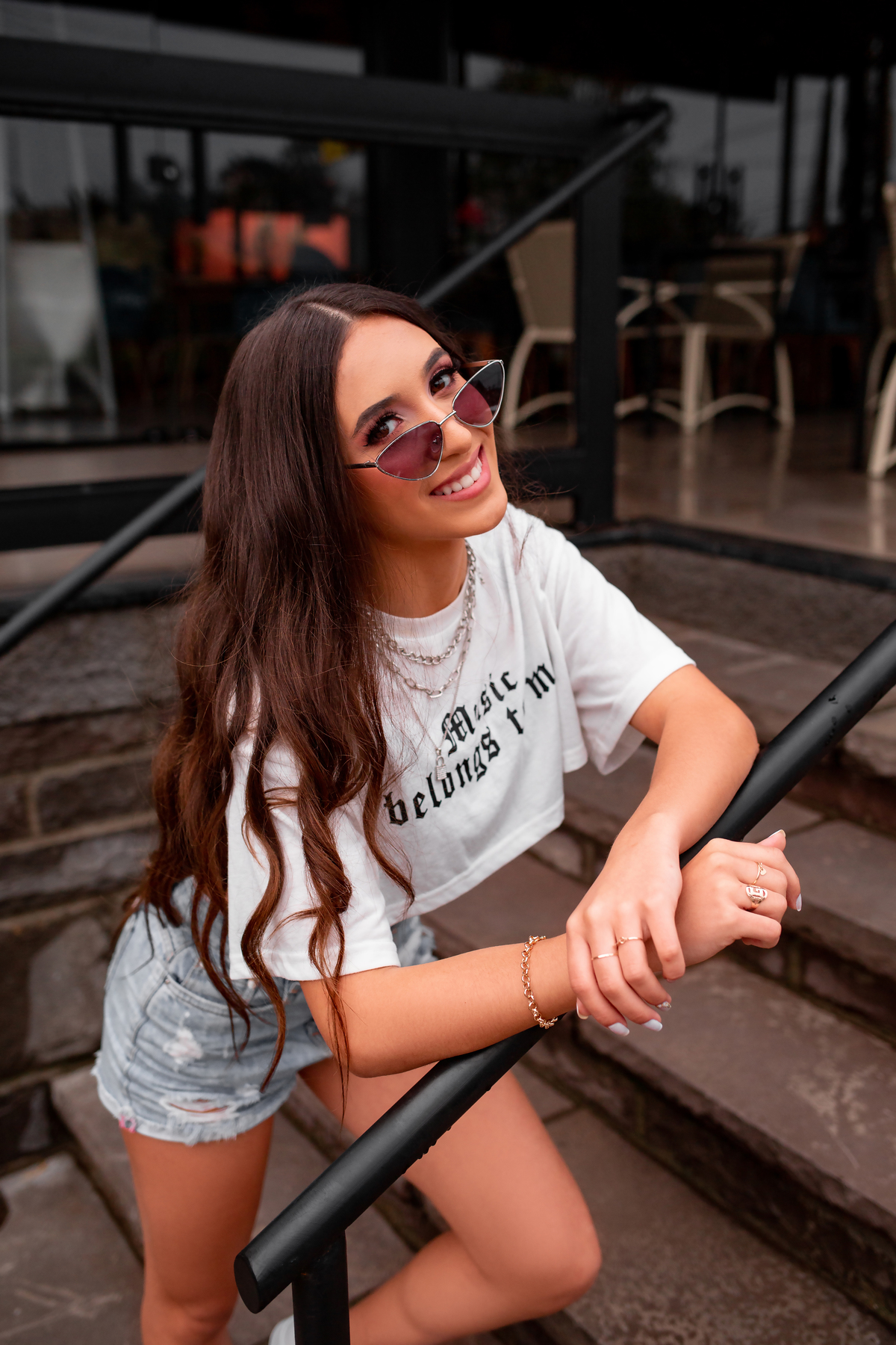 Book-dos-15-anos-ensaio-debutante-quinze-anos-em-Gramado-Canela-Serra-Gaúcha-RS-ararangua- fotografa em Gramado -fotos-instagram-tiktok-ensaio-book-15-Hard-Rock-street-rua-torta-rua-coberta, trem de canela, cabine de Londres, Selfie Gramado