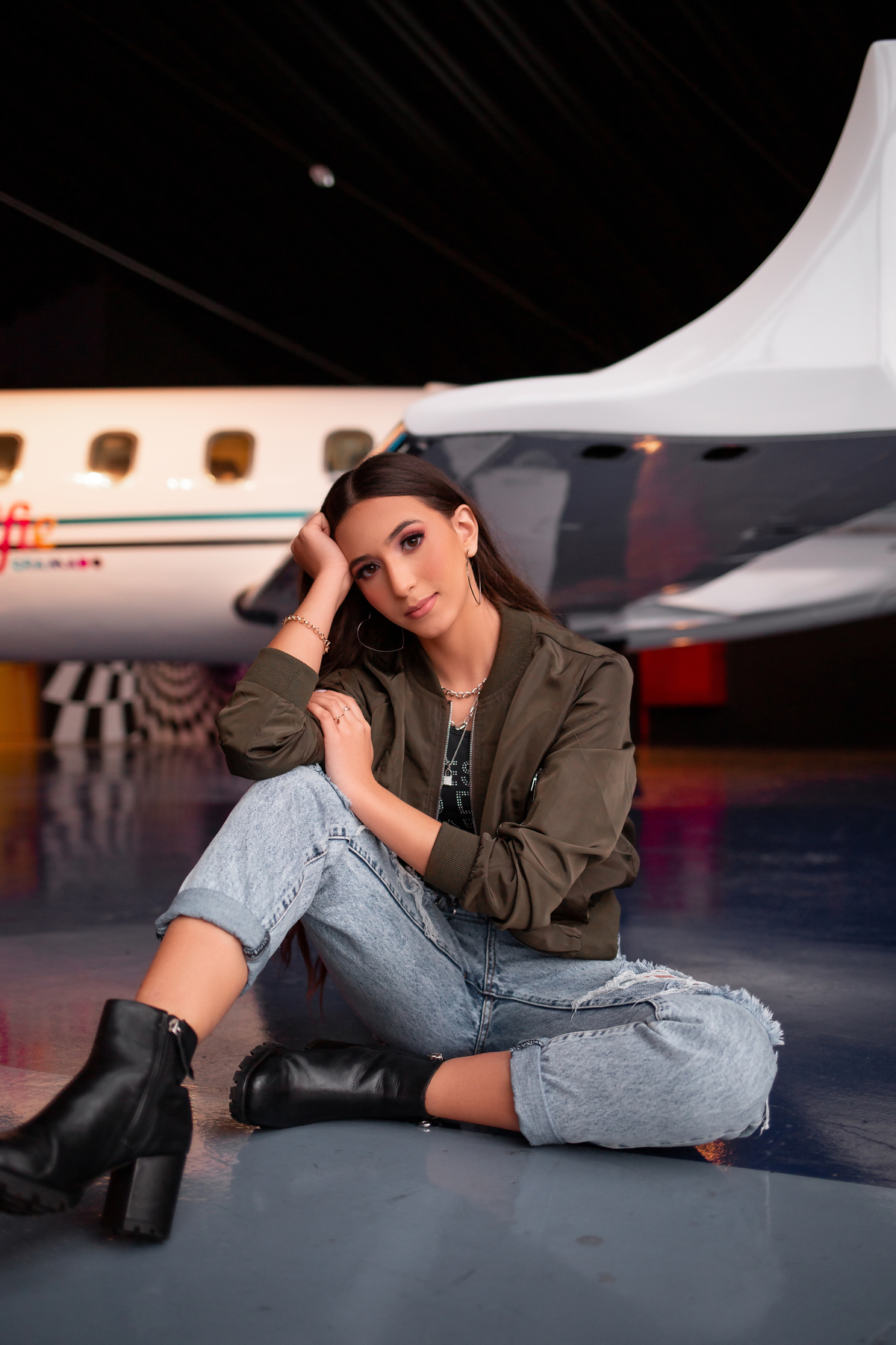 Book-dos-15-anos-ensaio-debutante-quinze-anos-em-Gramado-Canela-Serra-Gaúcha-RS-ararangua- fotografa em Gramado -fotos-instagram-tiktok-ensaio-book-15-Hard-Rock-street-rua-torta-rua-coberta, trem de canela, cabine de Londres, Selfie Gramado