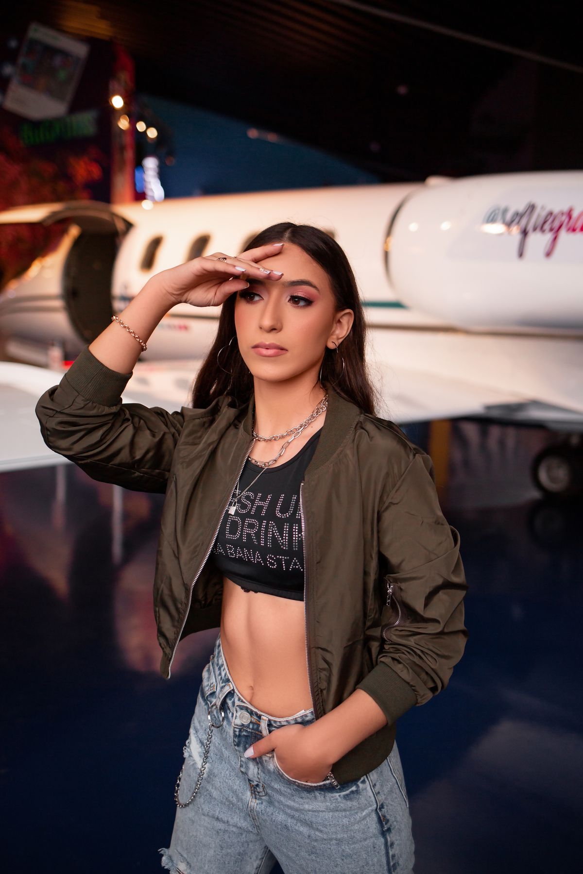 Book-dos-15-anos-ensaio-debutante-quinze-anos-em-Gramado-Canela-Serra-Gaúcha-RS-ararangua- fotografa em Gramado -fotos-instagram-tiktok-ensaio-book-15-Hard-Rock-street-rua-torta-rua-coberta, trem de canela, cabine de Londres, Selfie Gramado