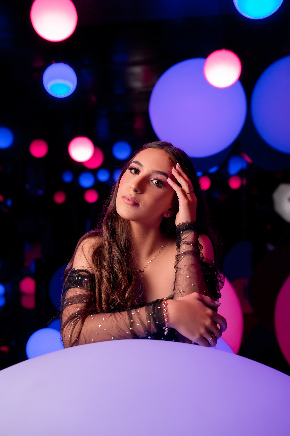 Book-dos-15-anos-ensaio-debutante-quinze-anos-em-Gramado-Canela-Serra-Gaúcha-RS-ararangua- fotografa em Gramado -fotos-instagram-tiktok-ensaio-book-15-Hard-Rock-street-rua-torta-rua-coberta, trem de canela, cabine de Londres, Selfie Gramado