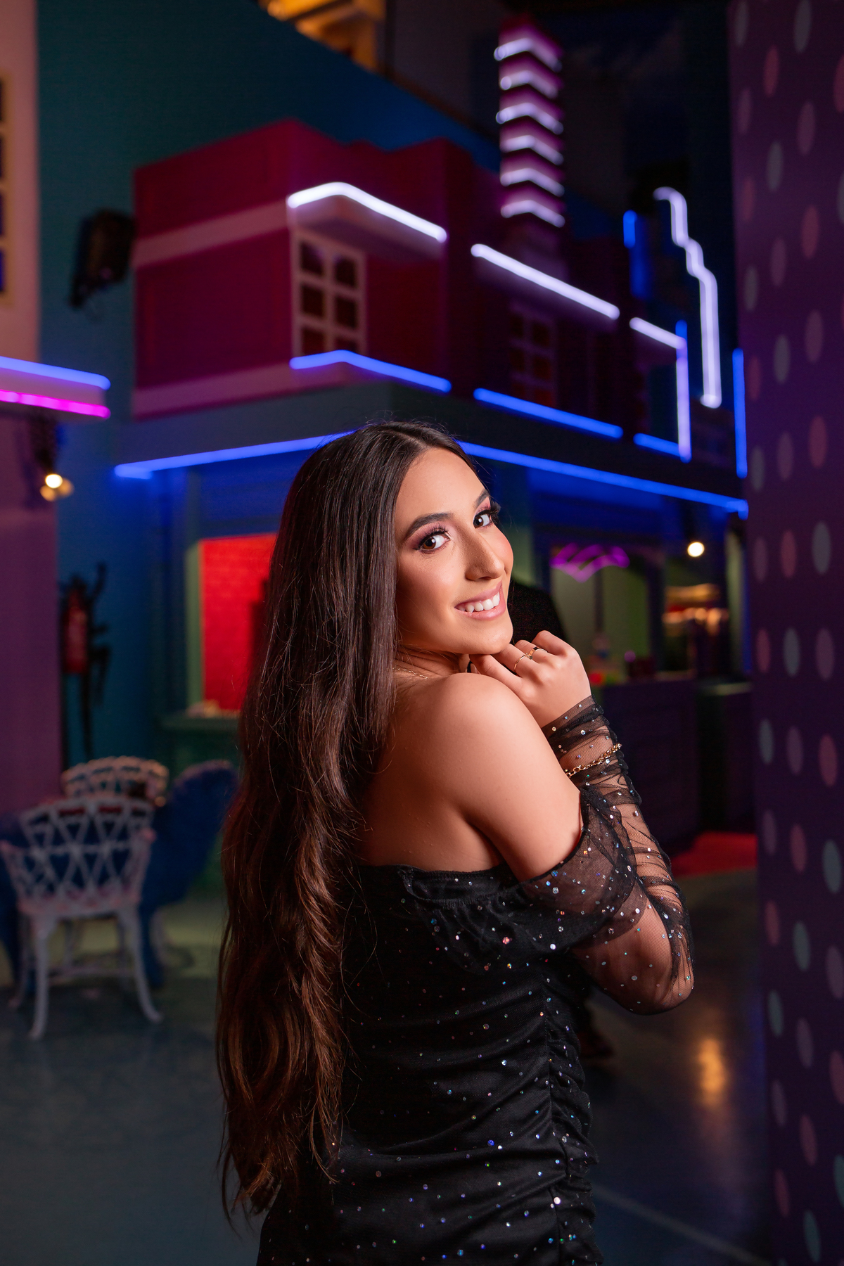 Book-dos-15-anos-ensaio-debutante-quinze-anos-em-Gramado-Canela-Serra-Gaúcha-RS-ararangua- fotografa em Gramado -fotos-instagram-tiktok-ensaio-book-15-Hard-Rock-street-rua-torta-rua-coberta, trem de canela, cabine de Londres, Selfie Gramado