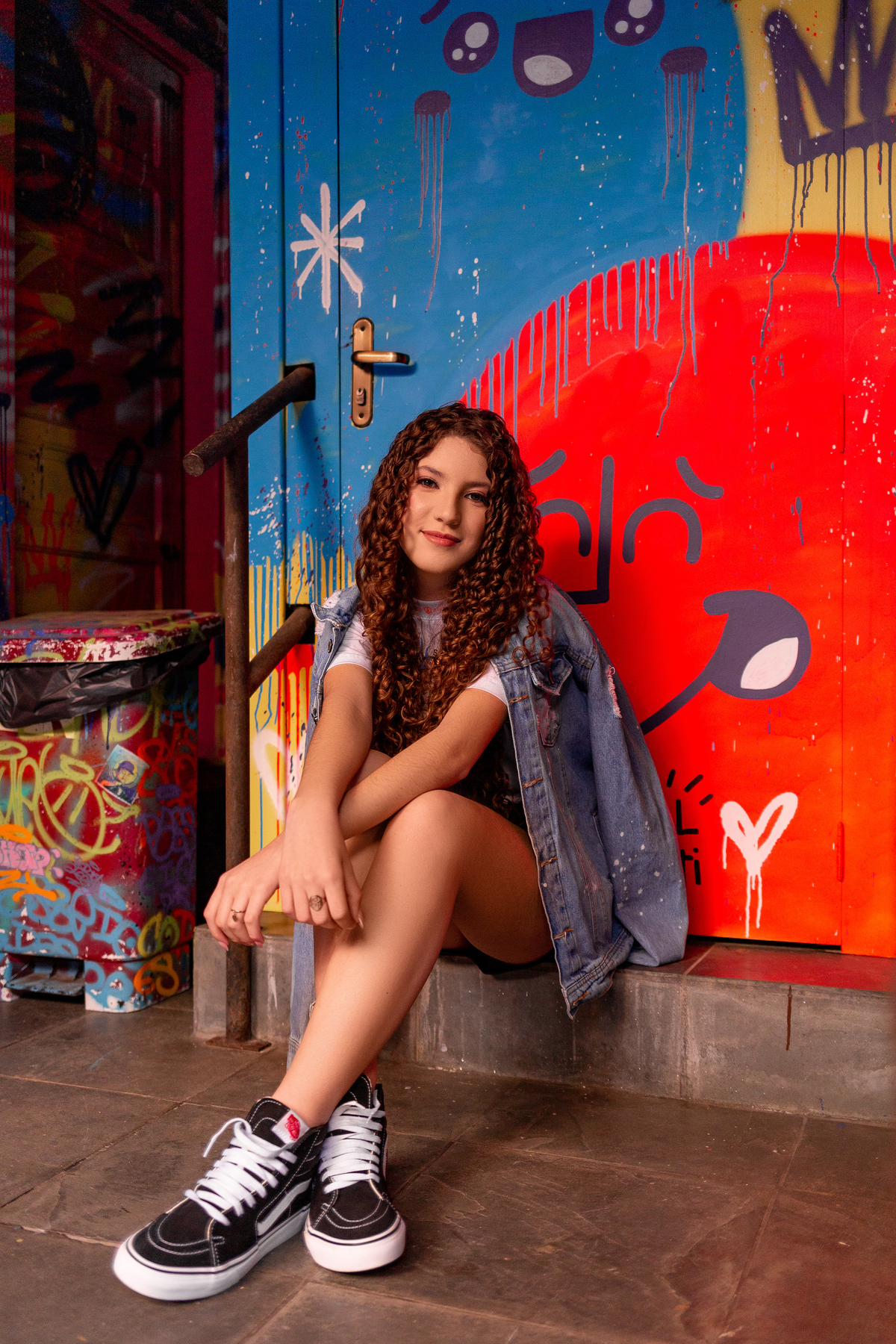 Fotografia de 15 anos, café rosa, doce amelia, ideias criativas, inspirações, book dos quinze, vestido, flores, lago negro em Gramado-RS. Araranguá-sc .jpg