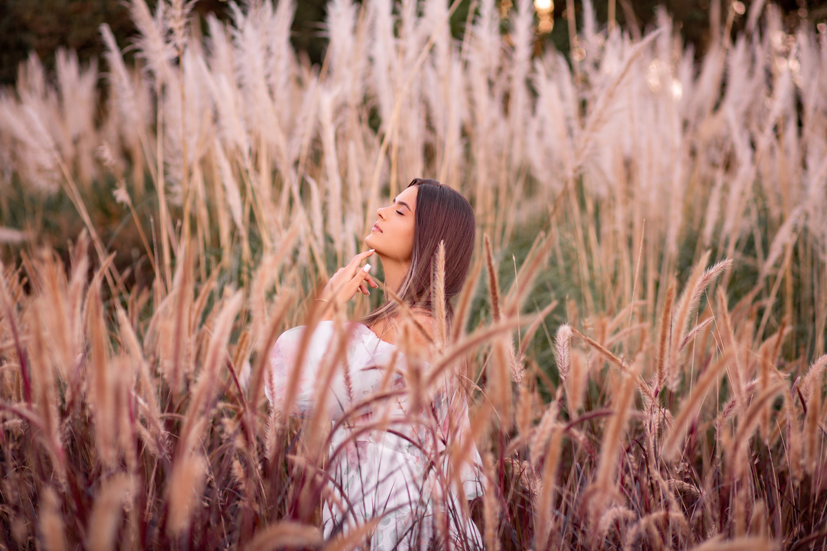 Fotografia de 15 anos, fotos no Matria parque de flores, ideias criativas, inspirações, book dos quinze, vestido, flores, Gramado-RS. Parque de flores em São Francisco, fotografa.jpg