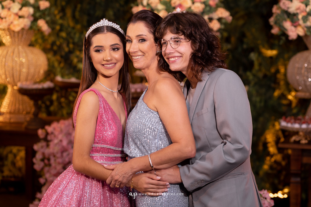 maria-1- festa dos quinze anos Praia Grande SC - baloes - vestido de quinze anos - balada de quinze anos - balada - pista de led - decoracao - doces - make - fotografa - ensaio - debutante.jpg