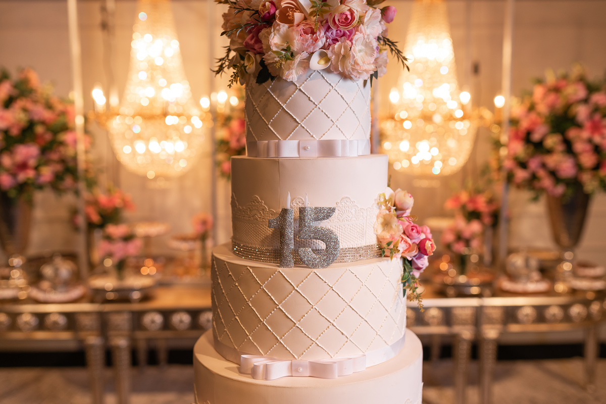 Festa de quinze anos em Sítio do Cassio - Balneario Gaivota - Sombrio - Praia Grande - Sao Joao do Sul - quinze anos - fotos - fotografa - fotografia - pista - decoração - vestido - xv - make - ensaio 15 anos - book dos quinze - Adrielle Peres fotografia 