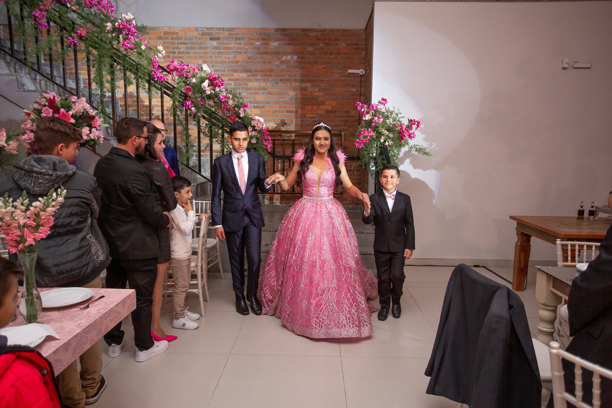 Festa de quinze anos em Sítio do Cassio - Balneario Gaivota - Sombrio - Praia Grande - Sao Joao do Sul - quinze anos - fotos - fotografa - fotografia - pista - decoração - vestido - xv - make - ensaio 15 anos - book dos quinze - Adrielle Peres fotografia 