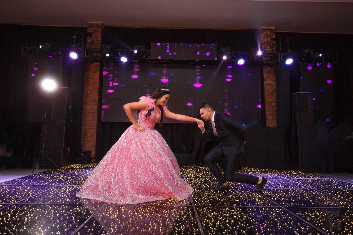 Festa de quinze anos em Sítio do Cassio - Balneario Gaivota - Sombrio - Praia Grande - Sao Joao do Sul - quinze anos - fotos - fotografa - fotografia - pista - decoração - vestido - xv - make - ensaio 15 anos - book dos quinze - Adrielle Peres fotografia 