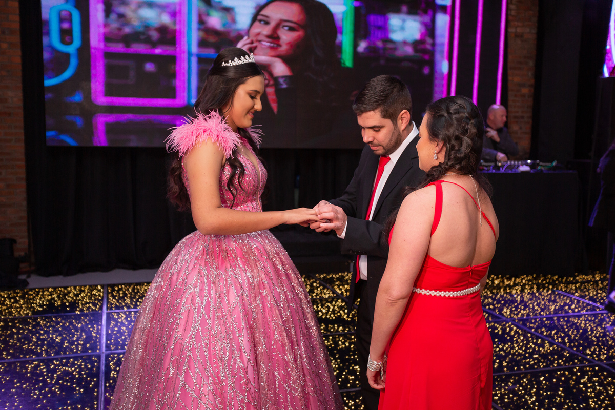 Festa de quinze anos em Sítio do Cassio - Balneario Gaivota - Sombrio - Praia Grande - Sao Joao do Sul - quinze anos - fotos - fotografa - fotografia - pista - decoração - vestido - xv - make - ensaio 15 anos - book dos quinze - Adrielle Peres fotografia 