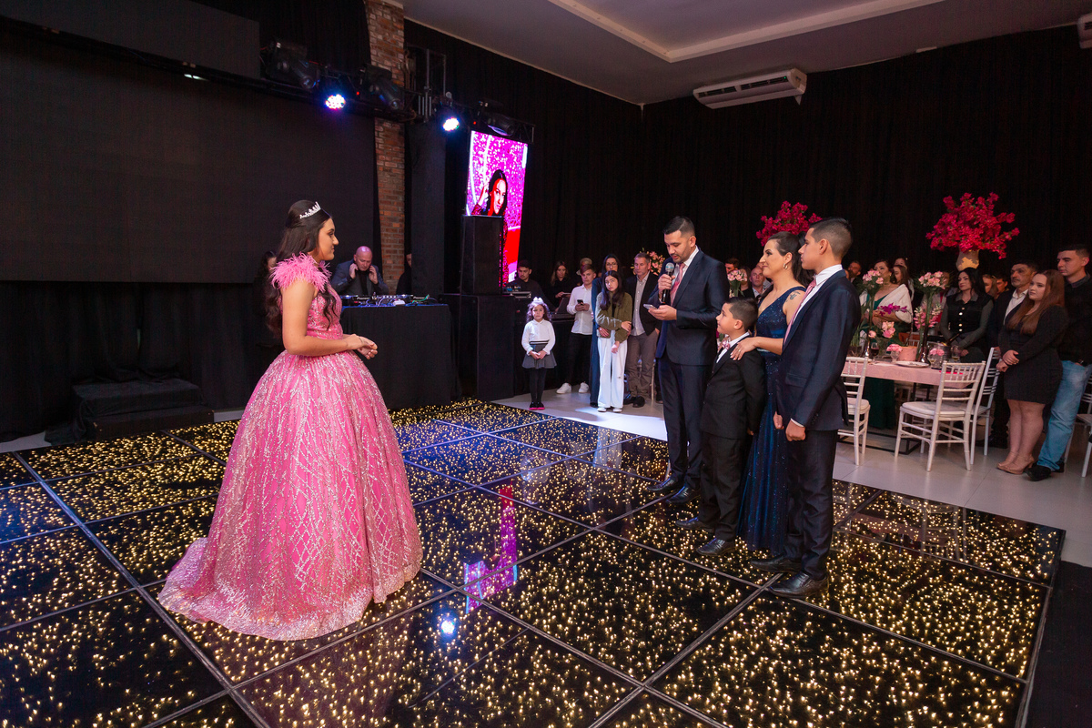 Festa de quinze anos em Sítio do Cassio - Balneario Gaivota - Sombrio - Praia Grande - Sao Joao do Sul - quinze anos - fotos - fotografa - fotografia - pista - decoração - vestido - xv - make - ensaio 15 anos - book dos quinze - Adrielle Peres fotografia 