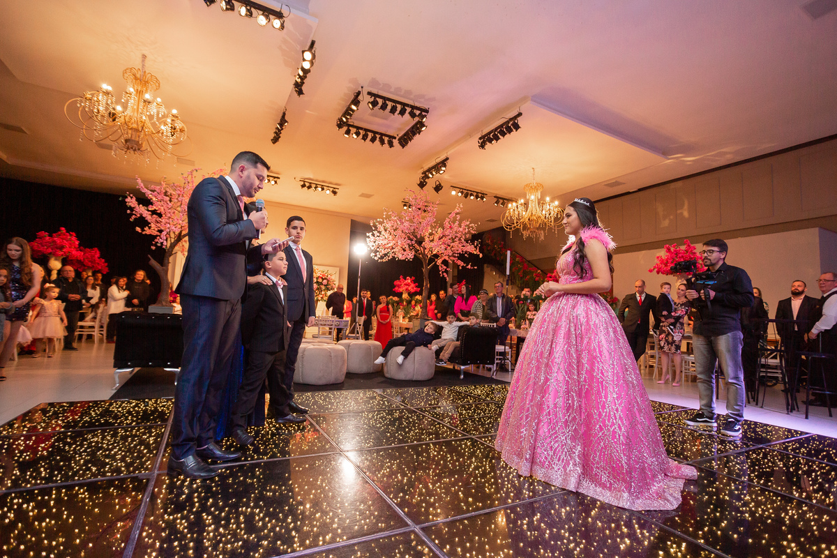 Festa de quinze anos em Sítio do Cassio - Balneario Gaivota - Sombrio - Praia Grande - Sao Joao do Sul - quinze anos - fotos - fotografa - fotografia - pista - decoração - vestido - xv - make - ensaio 15 anos - book dos quinze - Adrielle Peres fotografia 