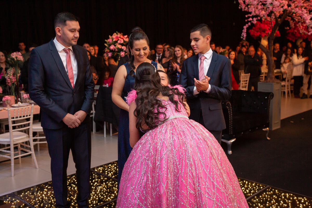 Festa de quinze anos em Sítio do Cassio - Balneario Gaivota - Sombrio - Praia Grande - Sao Joao do Sul - quinze anos - fotos - fotografa - fotografia - pista - decoração - vestido - xv - make - ensaio 15 anos - book dos quinze - Adrielle Peres fotografia 