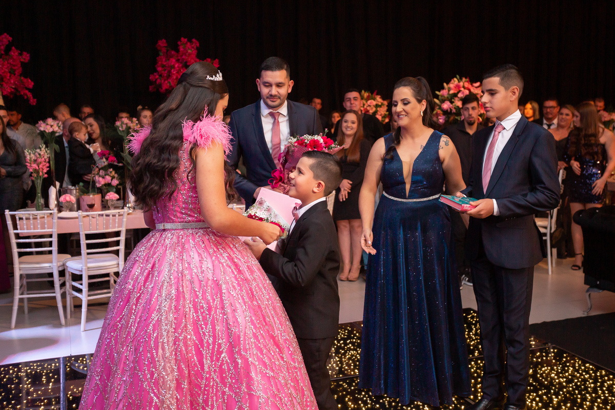 Festa de quinze anos em Sítio do Cassio - Balneario Gaivota - Sombrio - Praia Grande - Sao Joao do Sul - quinze anos - fotos - fotografa - fotografia - pista - decoração - vestido - xv - make - ensaio 15 anos - book dos quinze - Adrielle Peres fotografia 