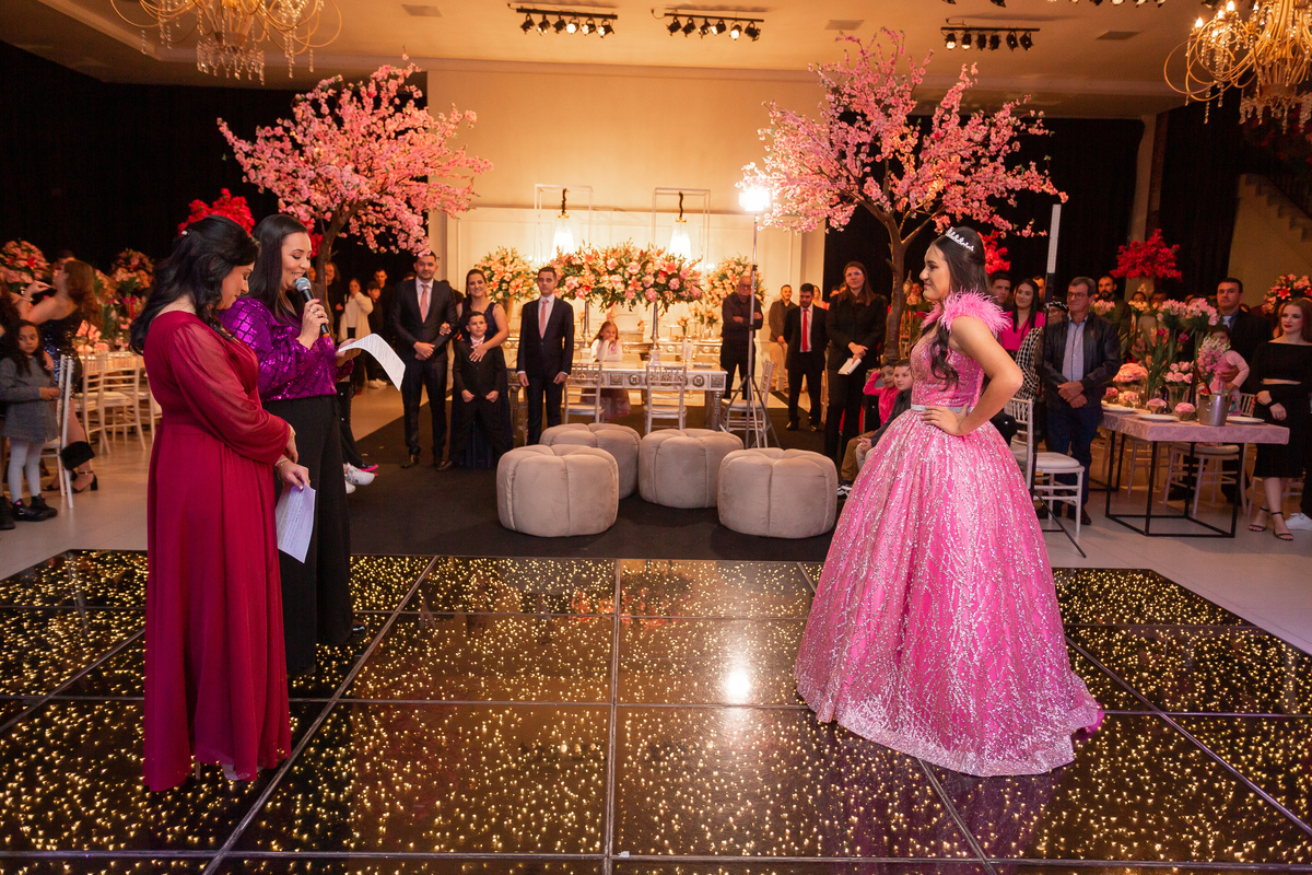 Festa de quinze anos em Sítio do Cassio - Balneario Gaivota - Sombrio - Praia Grande - Sao Joao do Sul - quinze anos - fotos - fotografa - fotografia - pista - decoração - vestido - xv - make - ensaio 15 anos - book dos quinze - Adrielle Peres fotografia 