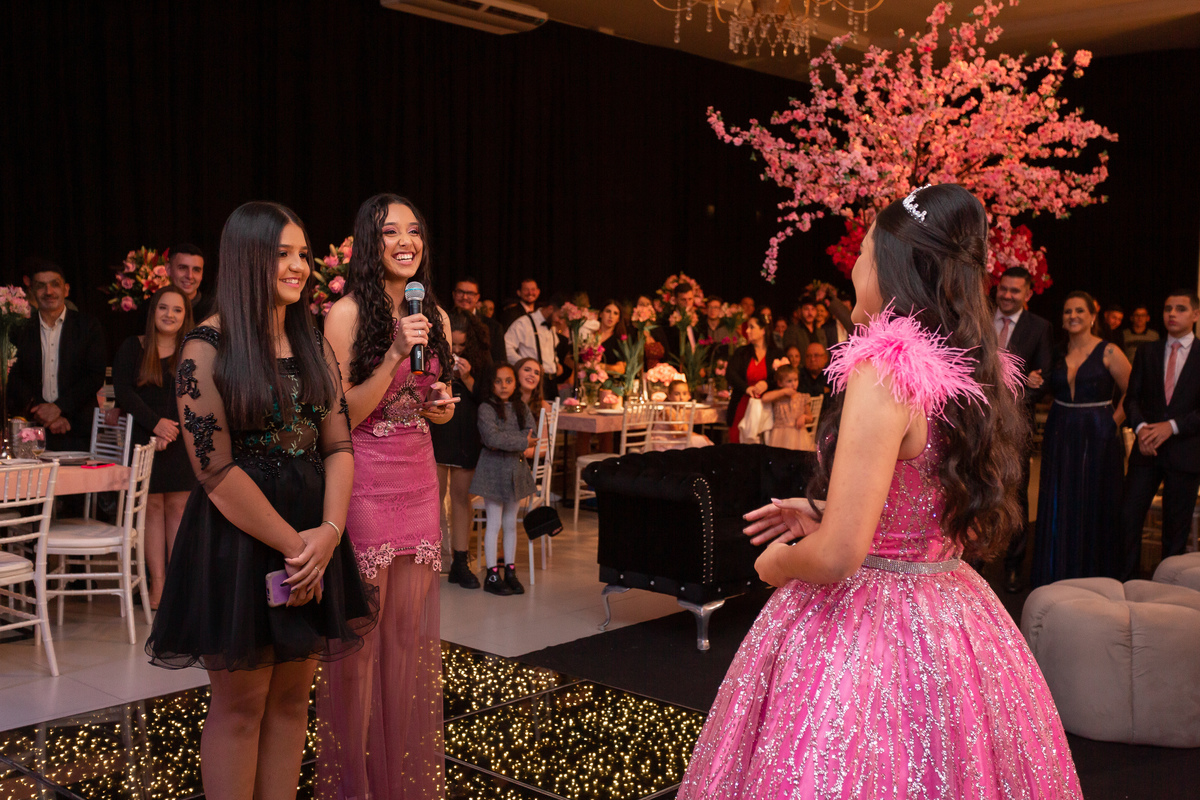 Festa de quinze anos em Sítio do Cassio - Balneario Gaivota - Sombrio - Praia Grande - Sao Joao do Sul - quinze anos - fotos - fotografa - fotografia - pista - decoração - vestido - xv - make - ensaio 15 anos - book dos quinze - Adrielle Peres fotografia 