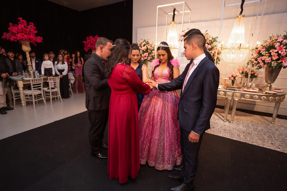 Festa de quinze anos em Sítio do Cassio - Balneario Gaivota - Sombrio - Praia Grande - Sao Joao do Sul - quinze anos - fotos - fotografa - fotografia - pista - decoração - vestido - xv - make - ensaio 15 anos - book dos quinze - Adrielle Peres fotografia 