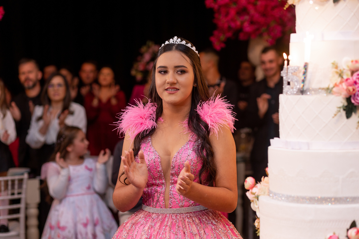 Festa de quinze anos em Sítio do Cassio - Balneario Gaivota - Sombrio - Praia Grande - Sao Joao do Sul - quinze anos - fotos - fotografa - fotografia - pista - decoração - vestido - xv - make - ensaio 15 anos - book dos quinze - Adrielle Peres fotografia 