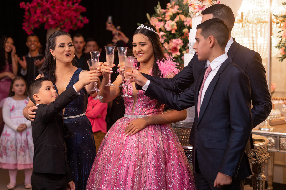 Festa de quinze anos em Sítio do Cassio - Balneario Gaivota - Sombrio - Praia Grande - Sao Joao do Sul - quinze anos - fotos - fotografa - fotografia - pista - decoração - vestido - xv - make - ensaio 15 anos - book dos quinze - Adrielle Peres fotografia 