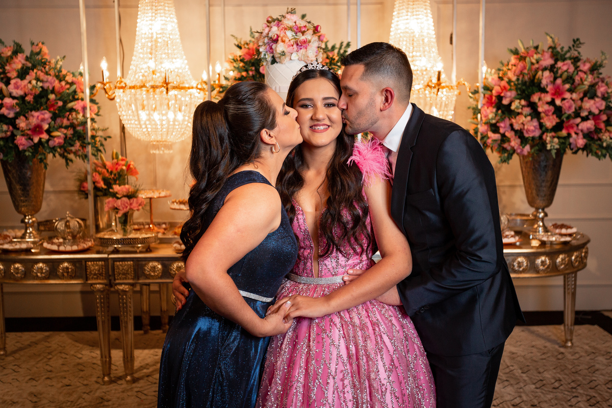Festa de quinze anos em Sítio do Cassio - Balneario Gaivota - Sombrio - Praia Grande - Sao Joao do Sul - quinze anos - fotos - fotografa - fotografia - pista - decoração - vestido - xv - make - ensaio 15 anos - book dos quinze - Adrielle Peres fotografia 