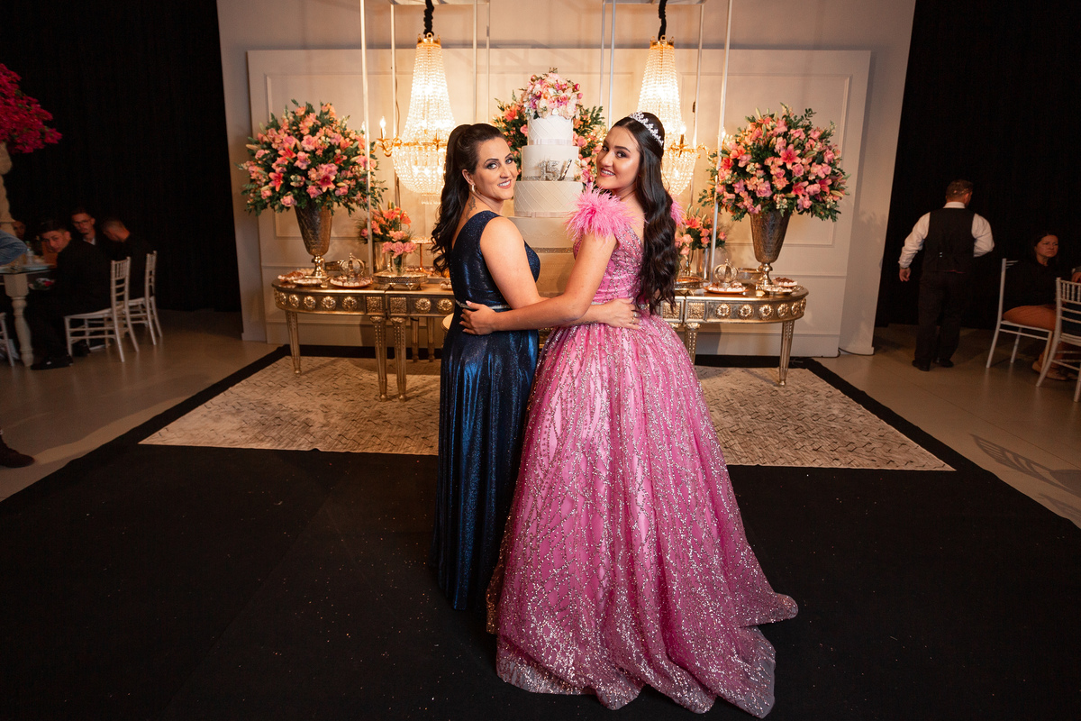 Festa de quinze anos em Sítio do Cassio - Balneario Gaivota - Sombrio - Praia Grande - Sao Joao do Sul - quinze anos - fotos - fotografa - fotografia - pista - decoração - vestido - xv - make - ensaio 15 anos - book dos quinze - Adrielle Peres fotografia 