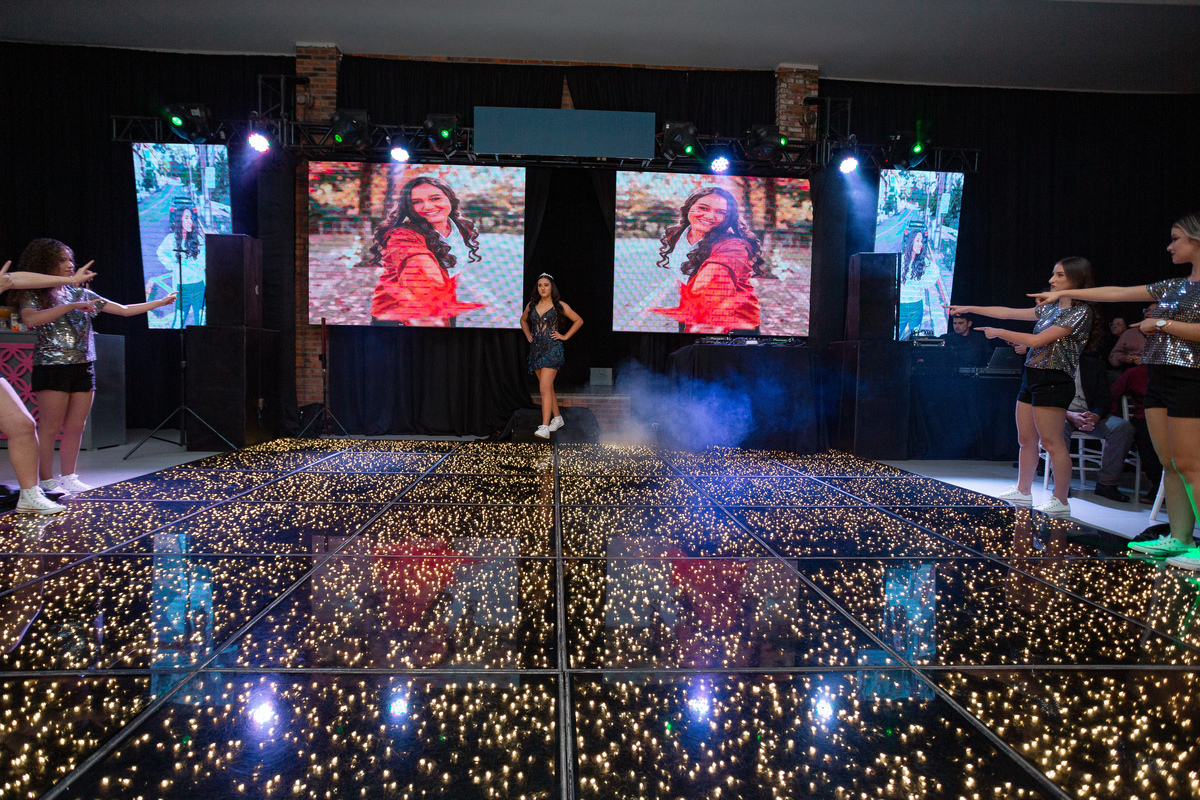 Festa de quinze anos em Sítio do Cassio - Balneario Gaivota - Sombrio - Praia Grande - Sao Joao do Sul - quinze anos - fotos - fotografa - fotografia - pista - decoração - vestido - xv - make - ensaio 15 anos - book dos quinze - Adrielle Peres fotografia 