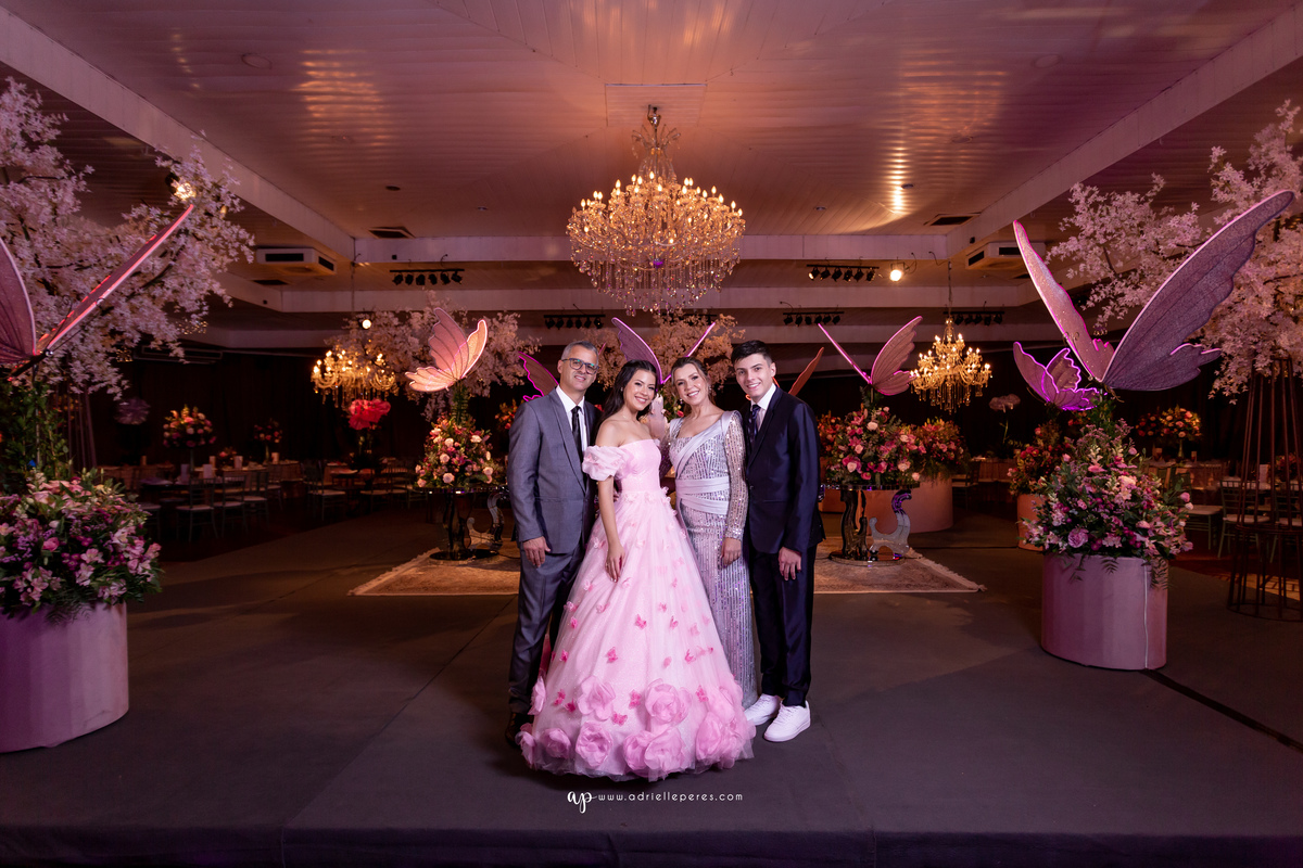 Adrielle Peres Fotografia, Alex Videos; DECORAÇÃO: Silvia Flores Eventos, DJ: Matheus Lazaretti, PISTA DE LED: Pixel Led, DRINKS: Jumper Bartenders, Baly Energy Drink, Poppi Corner, Amantine Chocolate, VW beauty, Clube Gremio Fronteira - Ararangua/SC