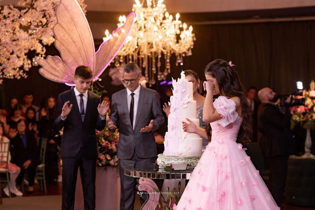 Adrielle Peres Fotografia, Alex Videos; DECORAÇÃO: Silvia Flores Eventos, DJ: Matheus Lazaretti, PISTA DE LED: Pixel Led, DRINKS: Jumper Bartenders, Baly Energy Drink, Poppi Corner, Amantine Chocolate, VW beauty, Clube Gremio Fronteira - Ararangua/SC