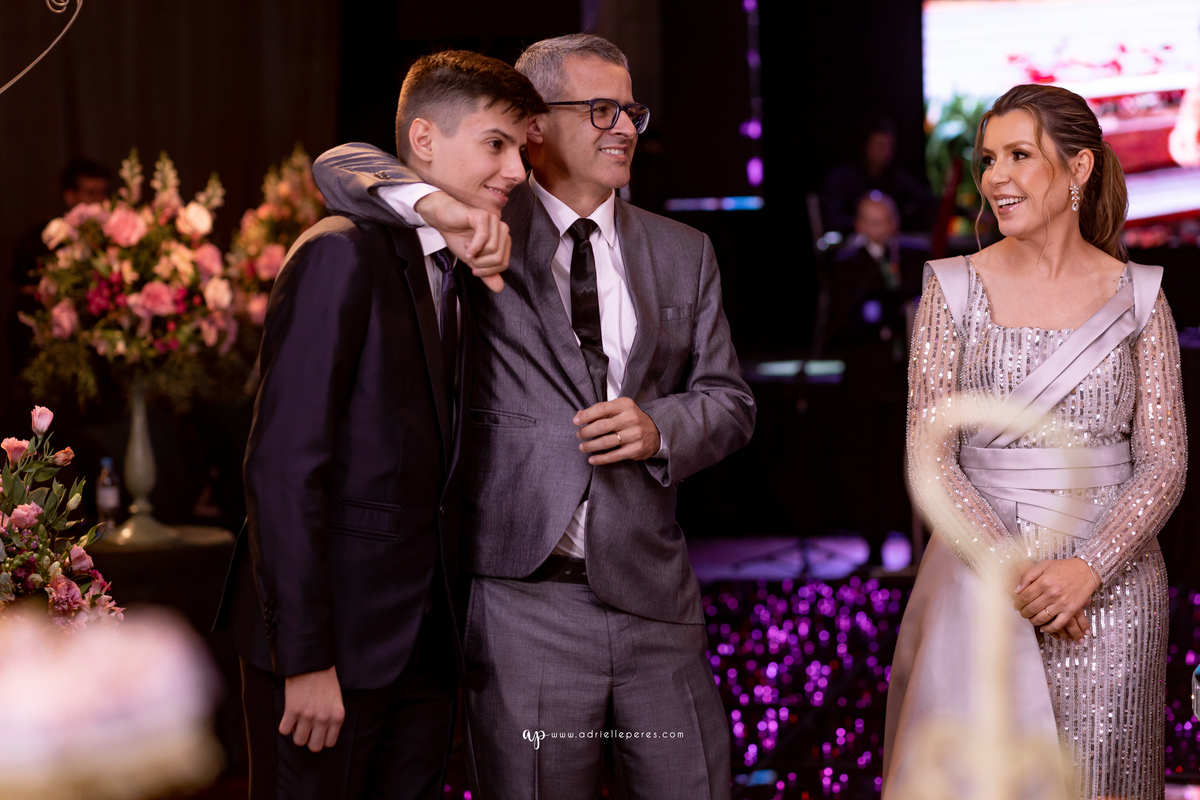 Adrielle Peres Fotografia, Alex Videos; DECORAÇÃO: Silvia Flores Eventos, DJ: Matheus Lazaretti, PISTA DE LED: Pixel Led, DRINKS: Jumper Bartenders, Baly Energy Drink, Poppi Corner, Amantine Chocolate, VW beauty, Clube Gremio Fronteira - Ararangua/SC