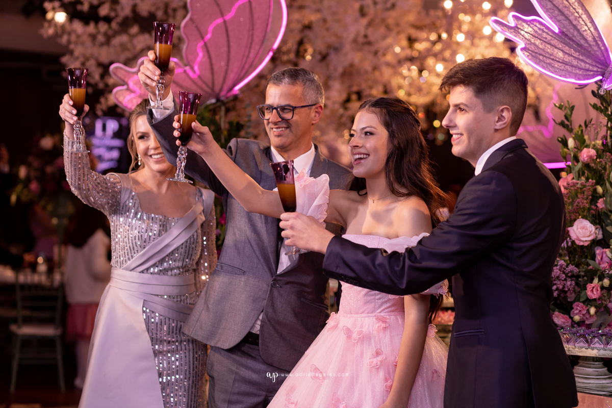 Adrielle Peres Fotografia, Alex Videos; DECORAÇÃO: Silvia Flores Eventos, DJ: Matheus Lazaretti, PISTA DE LED: Pixel Led, DRINKS: Jumper Bartenders, Baly Energy Drink, Poppi Corner, Amantine Chocolate, VW beauty, Clube Gremio Fronteira - Ararangua/SC