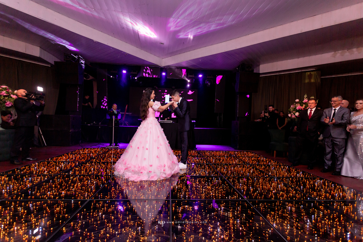 Adrielle Peres Fotografia, Alex Videos; DECORAÇÃO: Silvia Flores Eventos, DJ: Matheus Lazaretti, PISTA DE LED: Pixel Led, DRINKS: Jumper Bartenders, Baly Energy Drink, Poppi Corner, Amantine Chocolate, VW beauty, Clube Gremio Fronteira - Ararangua/SC