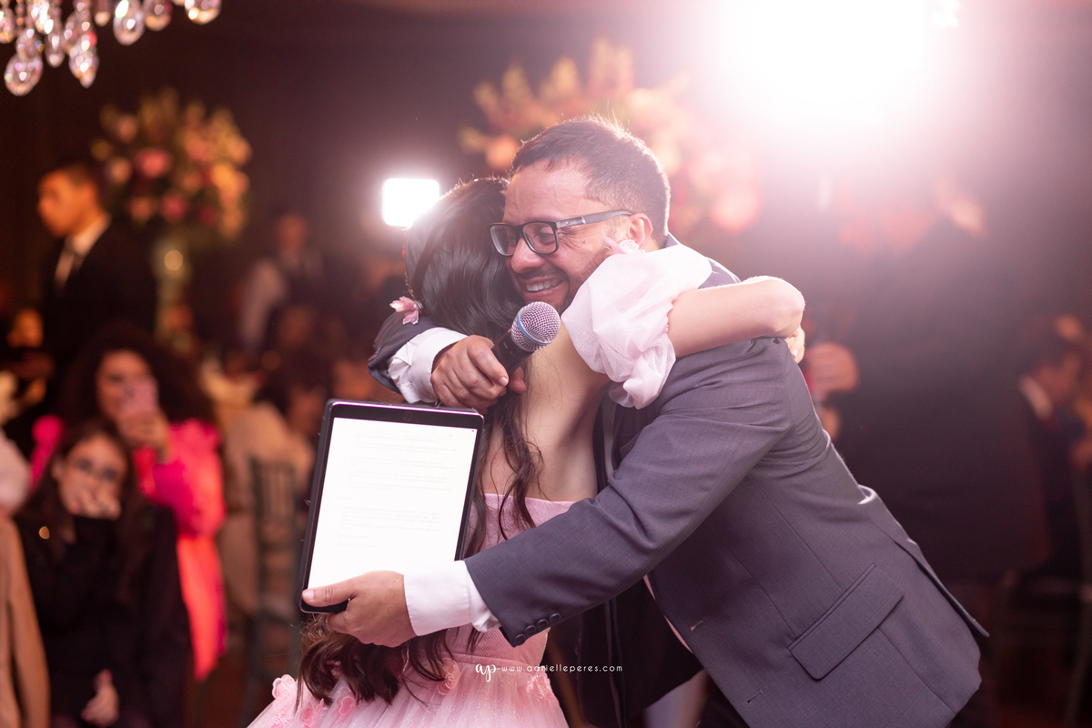 Adrielle Peres Fotografia, Alex Videos; DECORAÇÃO: Silvia Flores Eventos, DJ: Matheus Lazaretti, PISTA DE LED: Pixel Led, DRINKS: Jumper Bartenders, Baly Energy Drink, Poppi Corner, Amantine Chocolate, VW beauty, Clube Gremio Fronteira - Ararangua/SC