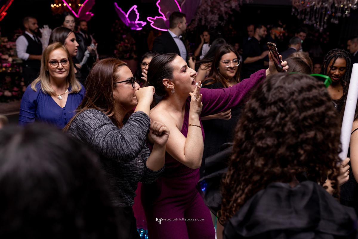 Adrielle Peres Fotografia, Alex Videos; DECORAÇÃO: Silvia Flores Eventos, DJ: Matheus Lazaretti, PISTA DE LED: Pixel Led, DRINKS: Jumper Bartenders, Baly Energy Drink, Poppi Corner, Amantine Chocolate, VW beauty, Clube Gremio Fronteira - Ararangua/SC