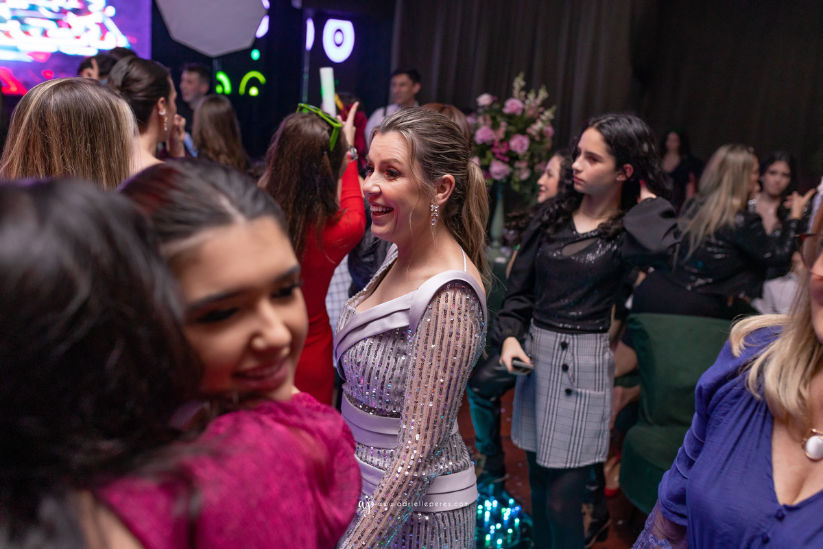 Adrielle Peres Fotografia, Alex Videos; DECORAÇÃO: Silvia Flores Eventos, DJ: Matheus Lazaretti, PISTA DE LED: Pixel Led, DRINKS: Jumper Bartenders, Baly Energy Drink, Poppi Corner, Amantine Chocolate, VW beauty, Clube Gremio Fronteira - Ararangua/SC