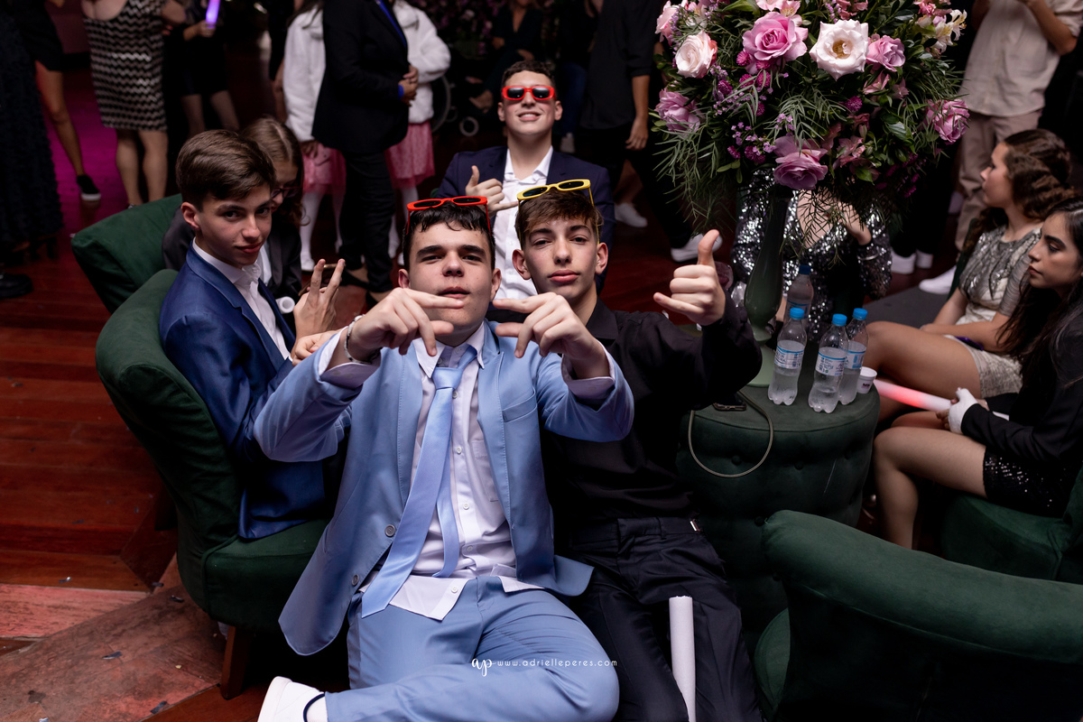 Adrielle Peres Fotografia, Alex Videos; DECORAÇÃO: Silvia Flores Eventos, DJ: Matheus Lazaretti, PISTA DE LED: Pixel Led, DRINKS: Jumper Bartenders, Baly Energy Drink, Poppi Corner, Amantine Chocolate, VW beauty, Clube Gremio Fronteira - Ararangua/SC