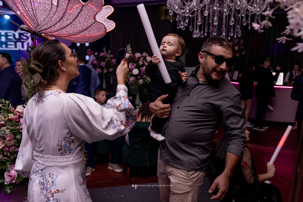 Adrielle Peres Fotografia, Alex Videos; DECORAÇÃO: Silvia Flores Eventos, DJ: Matheus Lazaretti, PISTA DE LED: Pixel Led, DRINKS: Jumper Bartenders, Baly Energy Drink, Poppi Corner, Amantine Chocolate, VW beauty, Clube Gremio Fronteira - Ararangua/SC