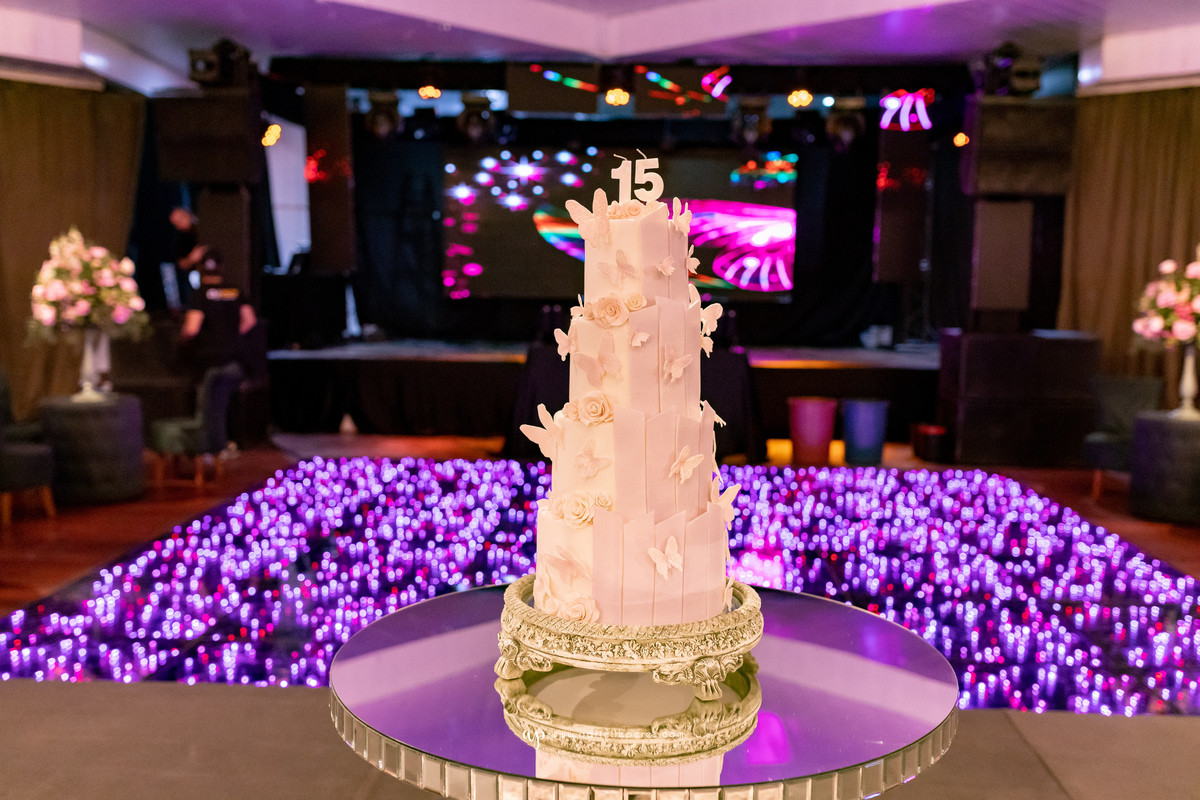 Adrielle Peres Fotografia, Alex Videos; DECORAÇÃO: Silvia Flores Eventos, DJ: Matheus Lazaretti, PISTA DE LED: Pixel Led, DRINKS: Jumper Bartenders, Baly Energy Drink, Poppi Corner, Amantine Chocolate, VW beauty, Clube Gremio Fronteira - Ararangua/SC